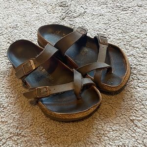 Birkenstock size 36 cross toe shoes